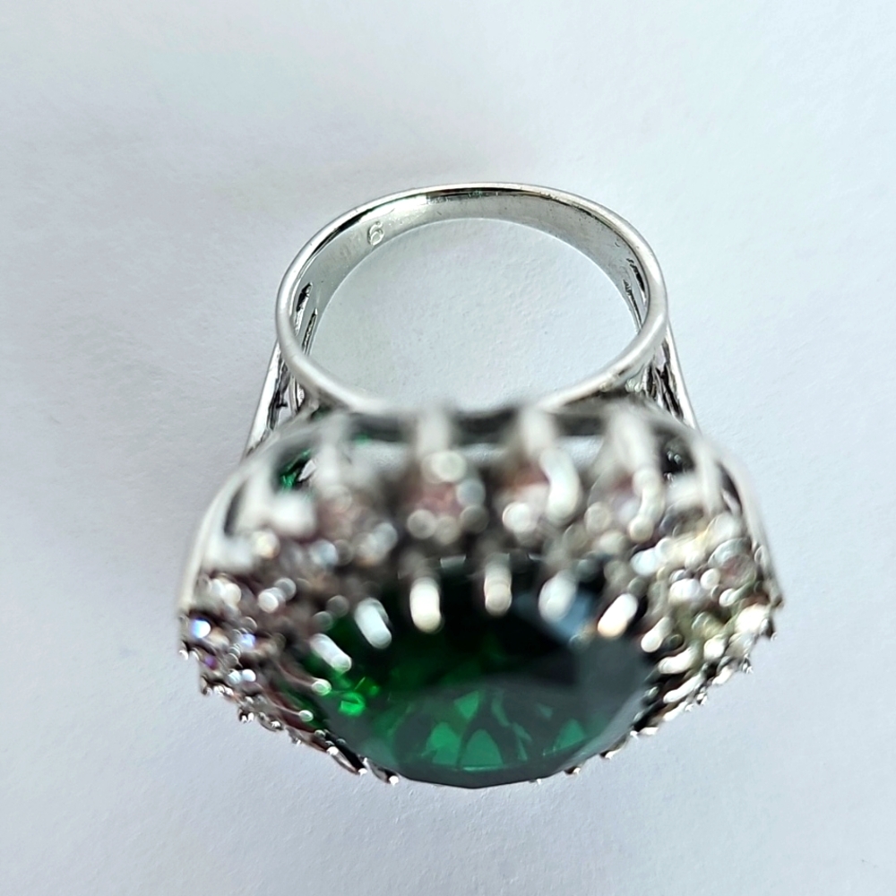 Ring..Emerald Green And Silver Statement Ring - image 5